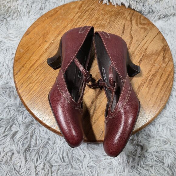 Clarks Artison Womens Size 7 Dark Red Leather Mary Jane Brazillian Made Heels - Picture 5 of 9